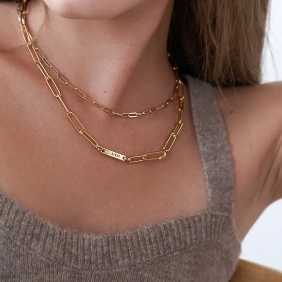 Oak and Luna IVY NAME PAPERCLIP CHAIN NECKLACE WITH DIAMOND - GOLD VERMEIL - Picture 2 of 9